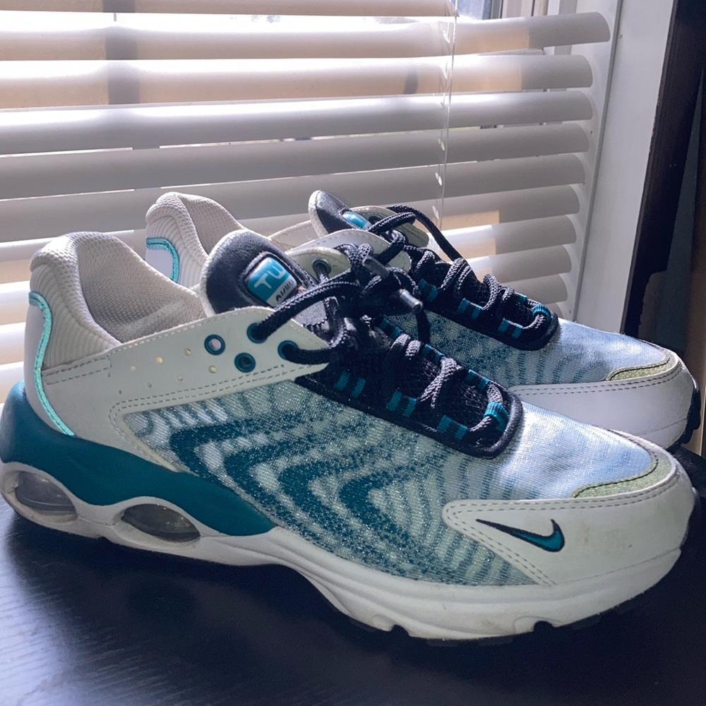 Teal Nike Air Max 5Y or 6.5 Women